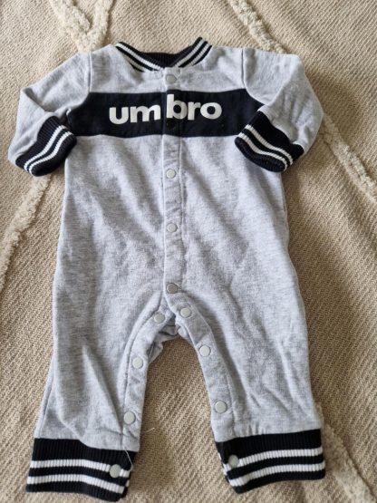 062 - Umbro babypak grijs (1023bab)