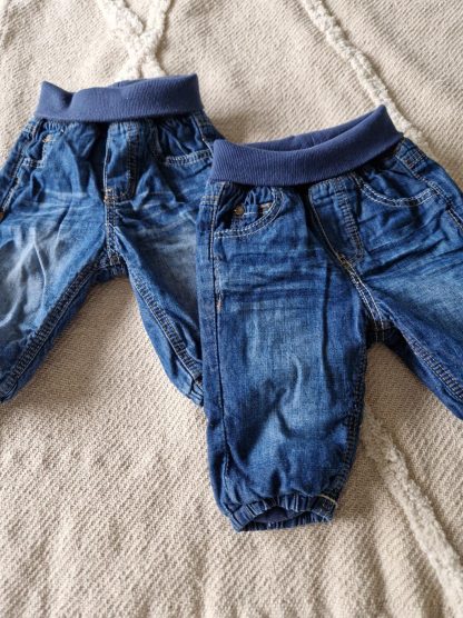 056 - H&M denim broekje (1023bab)