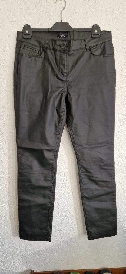 44 - Wallis vegan leren broek als nieuw (0124gh2)
