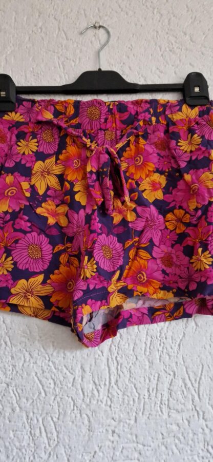 42 - Primark short bloemen (0424kel1)