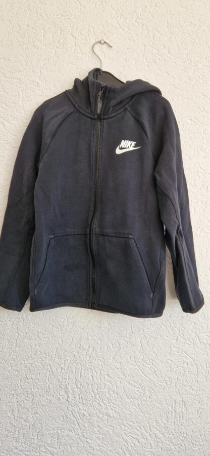 128 134 - Nike vest zwart (0424ang10)