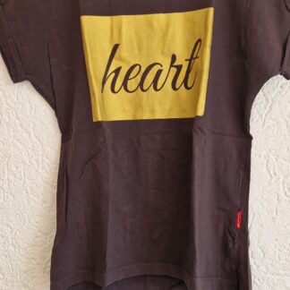 152 158 - Claesens's shirt heart (0424ann3)