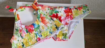 152 - Mayoral bikini bloemen elastisch (0624meg7)