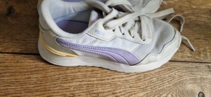 33 - Puma sneakers wit lila (0624jac)