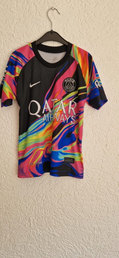 128 - Nike shirt kleurrijk MBappe (0824nat) - Afbeelding 2