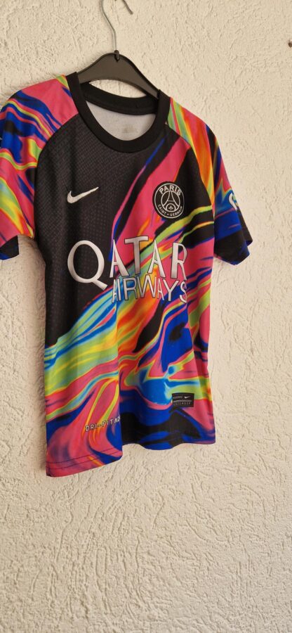 128 - Nike shirt kleurrijk MBappe (0824nat)