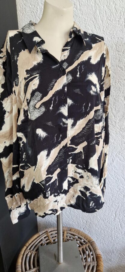 40 - B. Young blouse zwart beige (1024ab1)