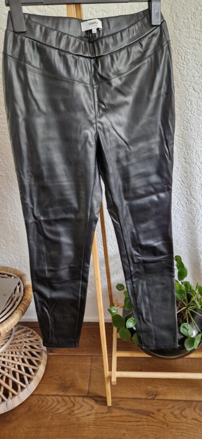 M - Simple broek fake leer (1024ab1)