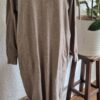M - Jurk in taupe met zakken (1024kel2)