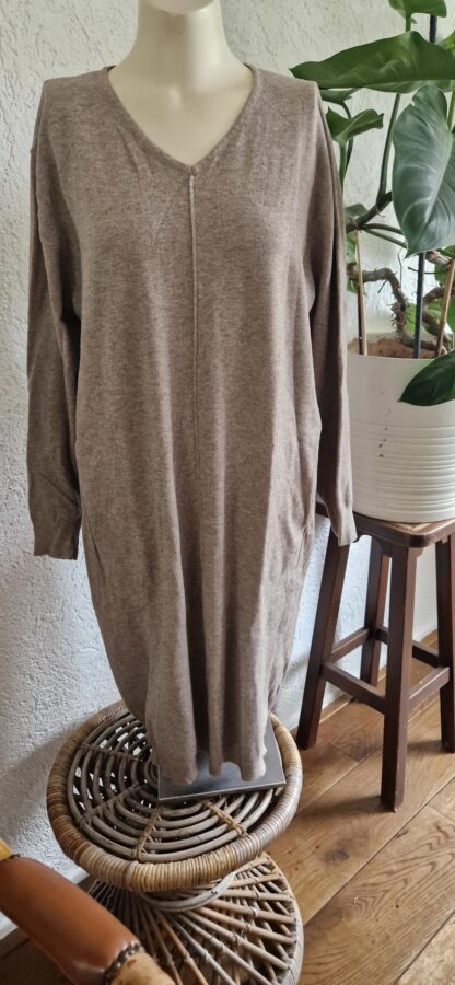 M - Jurk in taupe met zakken (1024kel2)