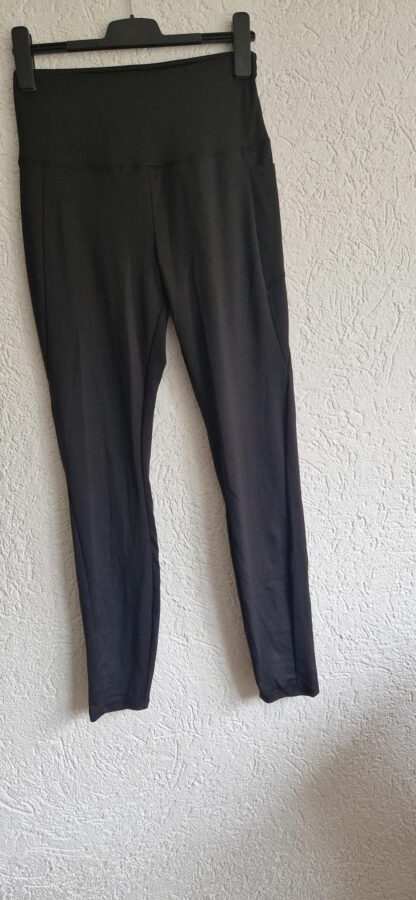 L - Broek in zwart hoge taille (1024kel1)