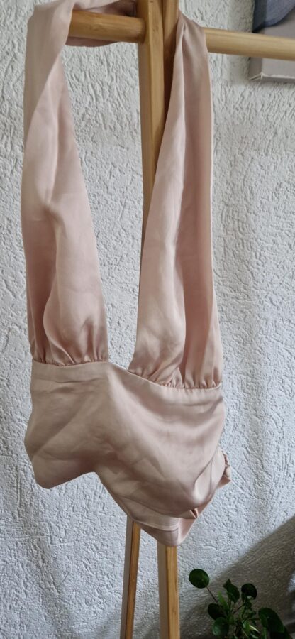 34 - Asos top knoopjes beige (1124bak)