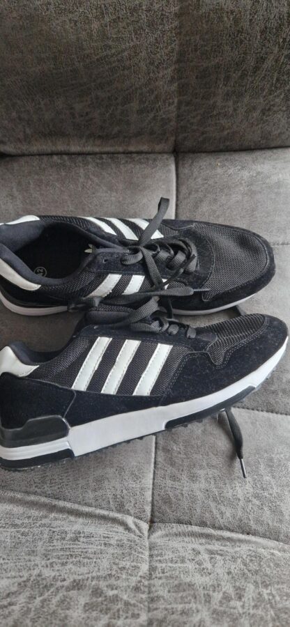 42 - Adidas sportschoen zw/wit nieuw (1124kh)