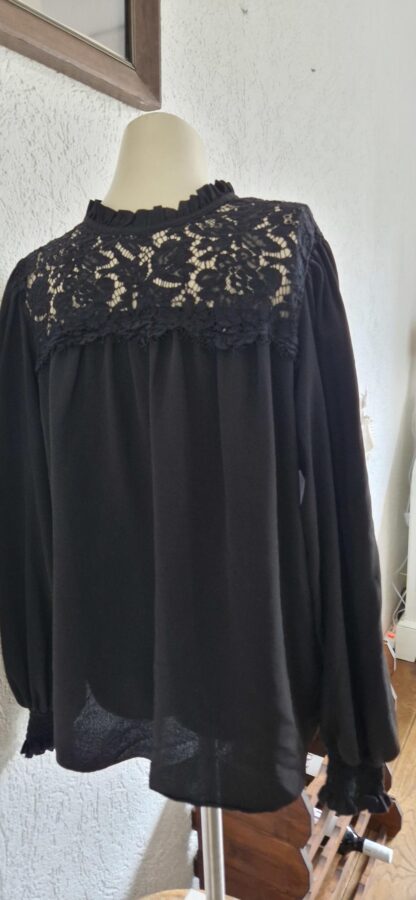 40 - Primark blouse zwart met kant (1224kel3)