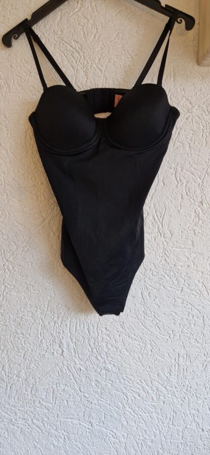 75B - Hunkemöller bodystocking zwart (0125did)