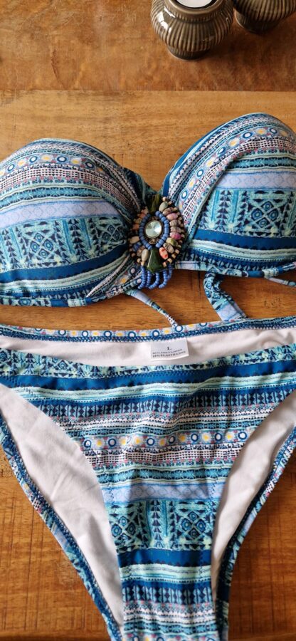 L - Bikini met blauw en kraaltjes (nieuw) (0125did4)