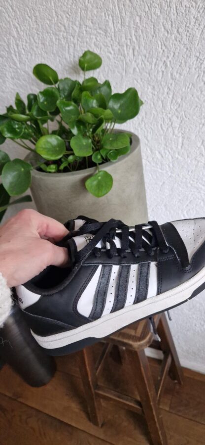35 ipv 36 - Adidas zwart wit sneakers (0125anm) - Afbeelding 2