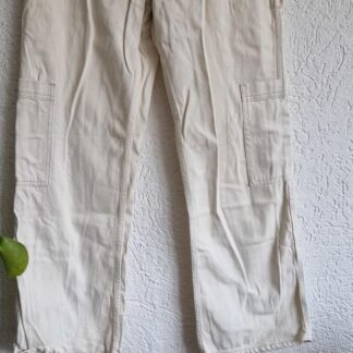 38 - H&M broek roomwit zakken (0225ros2)