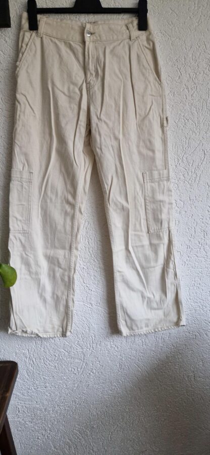 38 - H&M broek roomwit zakken (0225ros2)