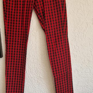 38 - Divided broek ruitje zwart rood (0325may1)