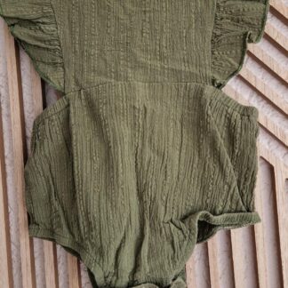 074 80 - Pakje groen met kruis sluitknoopjes (0325nic)