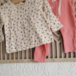 068 - Noppies leggingbroekjes en shirtje (0325nic)