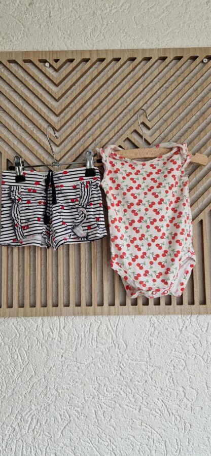 062 68 - B Baby romper/broekje kersjes (0325nic) - Afbeelding 2