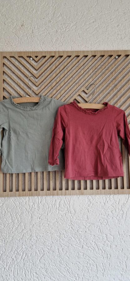 068 - H&M shirtjes roezel 2 st. (0325nic)
