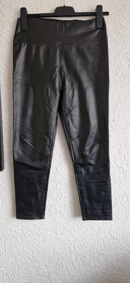 M/L - Legging pu zwart korte lengte (0425meg4)