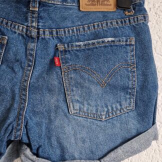 158 - Levi's girlfriend shorty short (0425meg4)