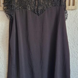 M - Vero Moda top zwart met kant (0525sh3)