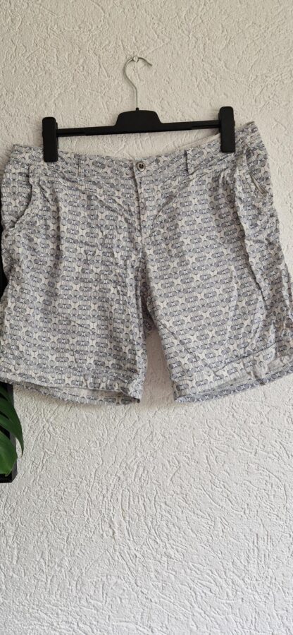 42 - Esprit short blauw wit (0625am)