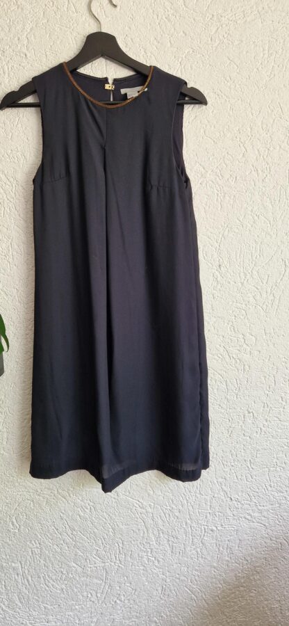 34 - H&M donkerblauw jurkje met feestelijke touch (0625dor)
