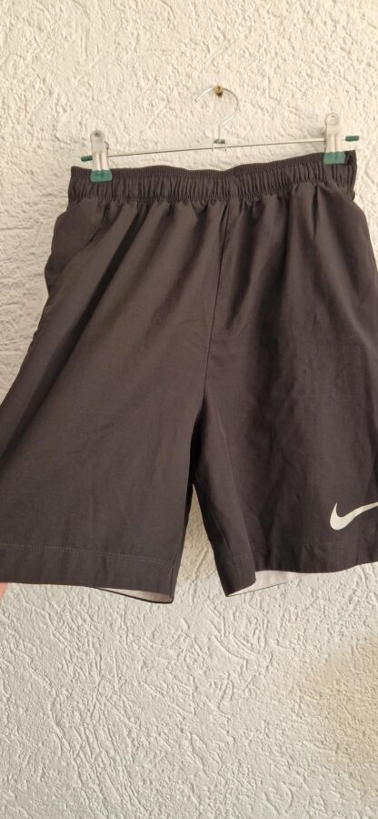 146 158 - Nike short zwart wit (0725bak) - Afbeelding 3
