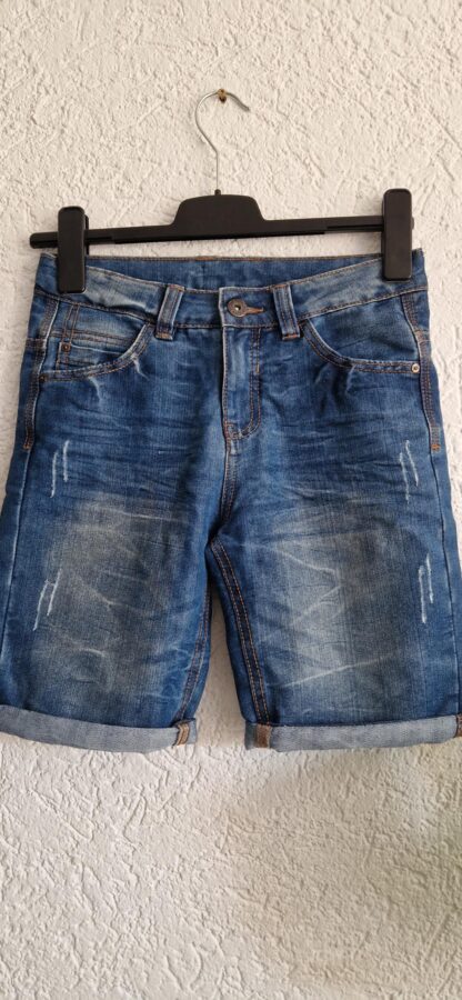 152 - Zeeman short jeans met stoere stukjes (0825bak)