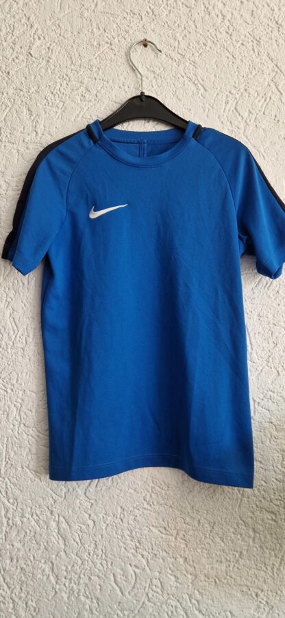122 128 - Nike blauw shirt (0825bak)