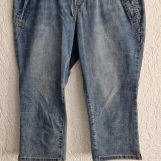 42 - Red Button capri jeans (1025han)