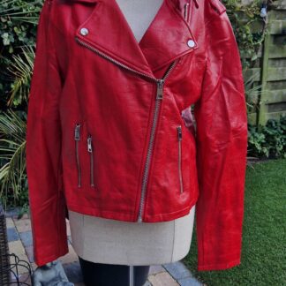 L - Stradivarius rood vegan leren jasje (1025bak)