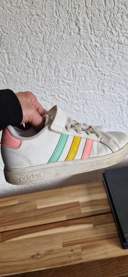33 - Adidas sneakers pastel wit (1025jac)
