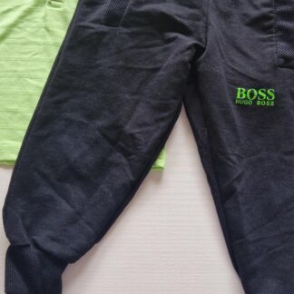 086 - Broekje met Boss borduursel en shirt (1125gro)