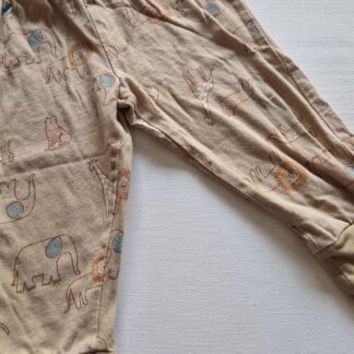 074 80 - Hema broekje diertjes (1125gro)