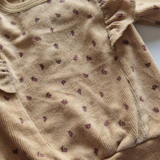 074 - Hema truitje camelkleur bloementjes (1125gro)