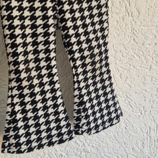 080 - Shein broekje zwart wit (1125gro)