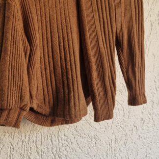 074 - Shein bruin setje broekje en truitje (1125gro)