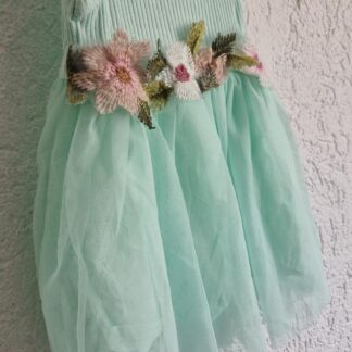 080 86 - Mintkleurig bloemen jurkje (1125gro)