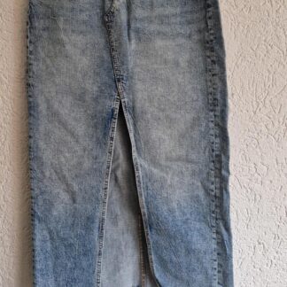 36 - Divided spijkerrok met split (1125ang)