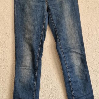 24 - Levi's high rise straight (1125ink)