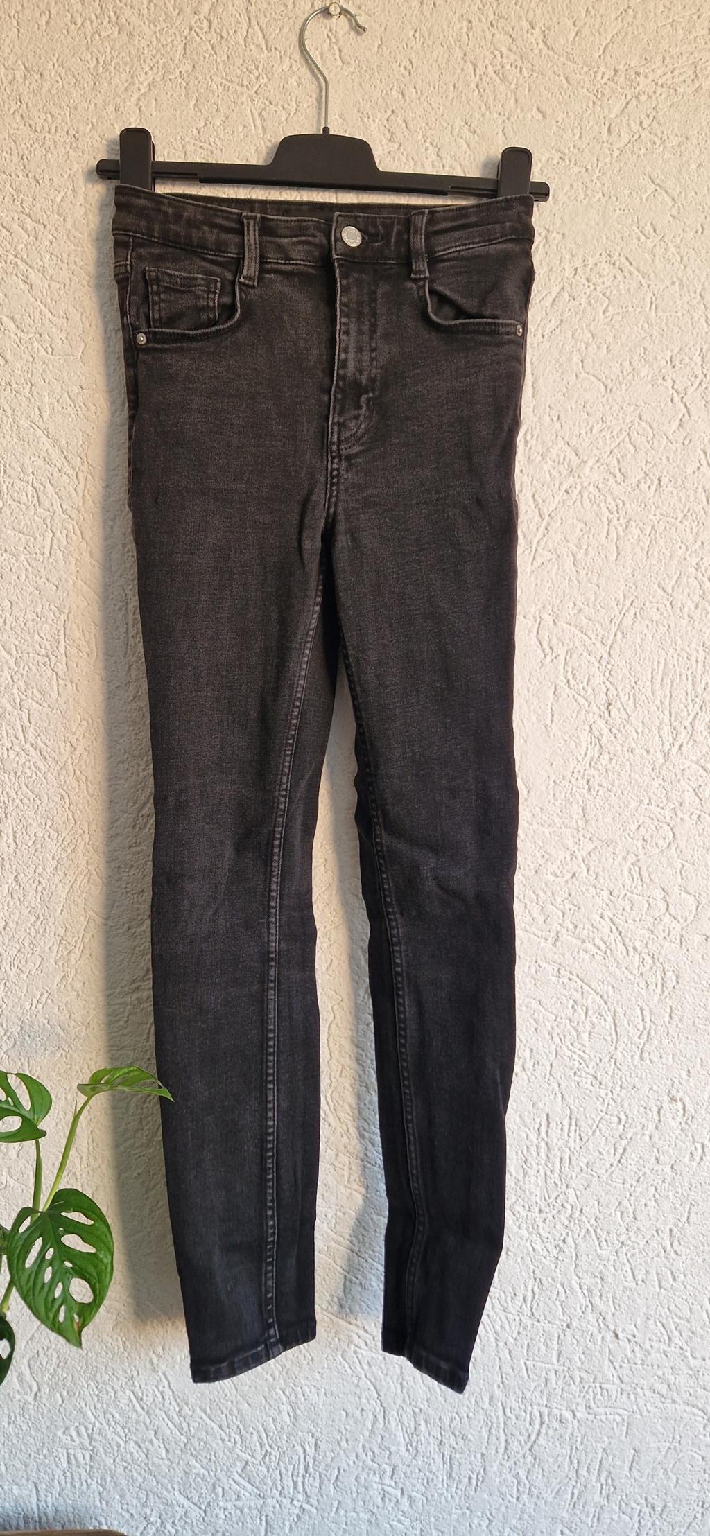 36 - Zara highwaist skinny zwart (1225ang3)