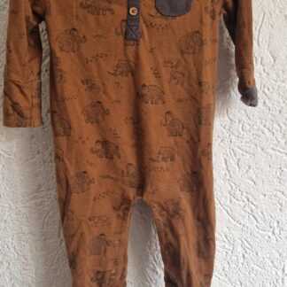 062 - Feetje bruin babypak dieren (0126zutb)
