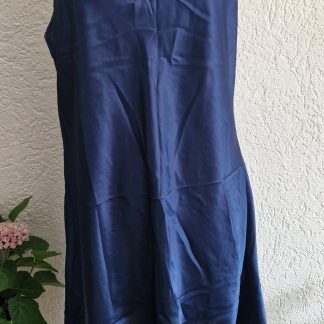 M - Nachtjurkje blauw glad stofje (0226re)